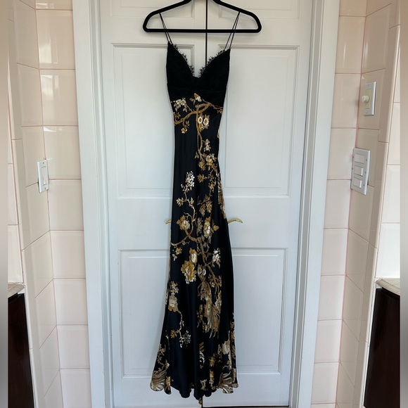 Black Lace and Gold Floral Evening Gown - Picture 8 of 16
